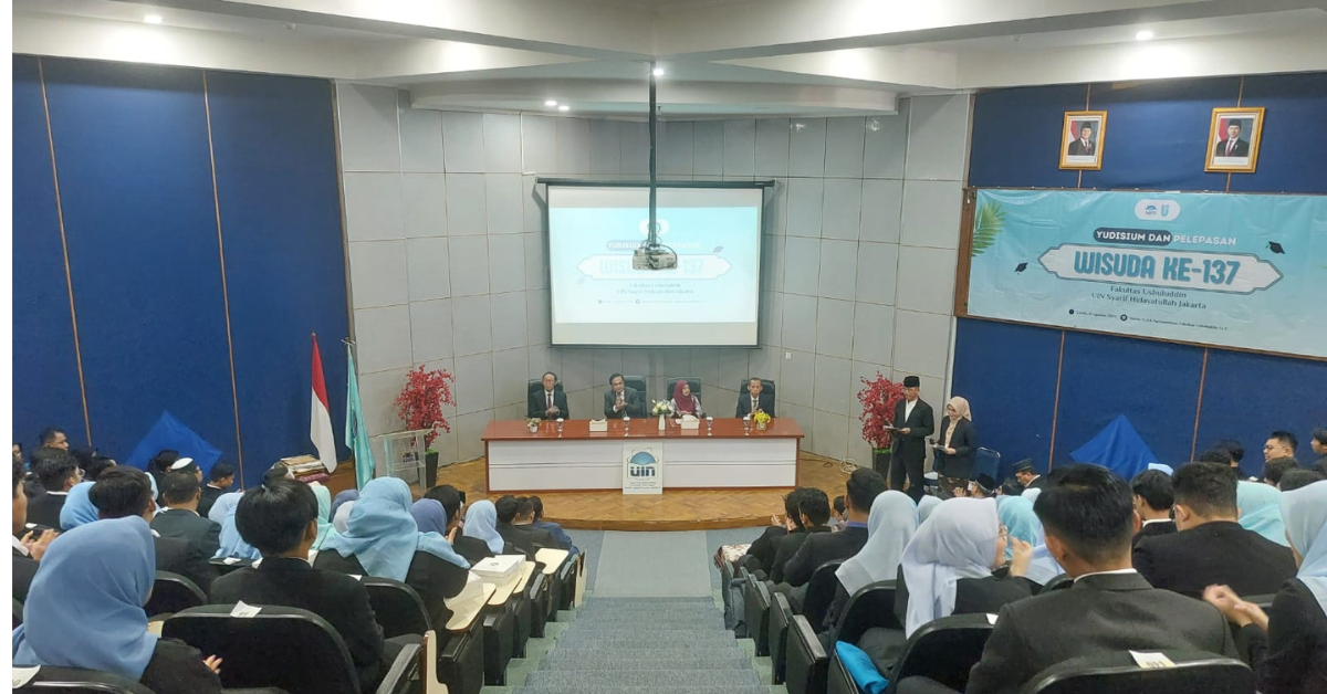 Faculty of Ushuluddin Holds the 137th Graduation Ceremony: Producing Excellent Undergraduate and Master Graduates