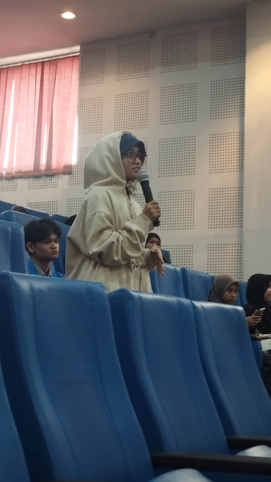 Seminar FAH Sasing FIB UI 91