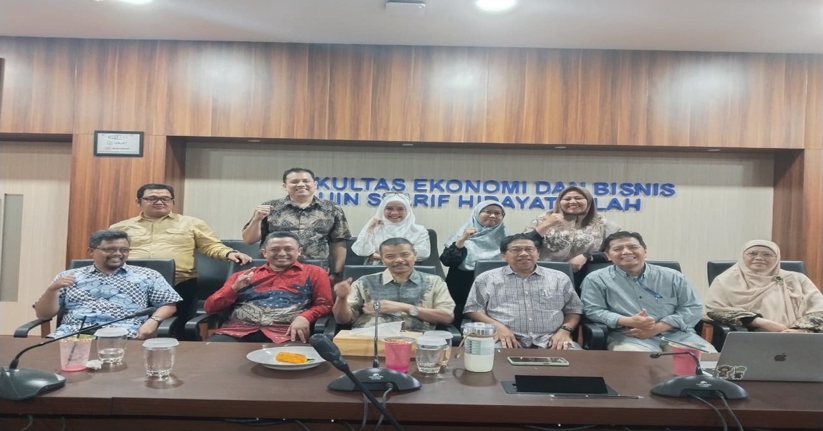 Finalizing Lectures, Development Economics Study Program Holds Meeting to Prepare for New Academic Year