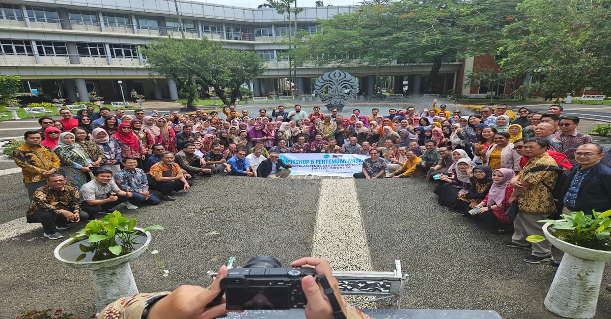 Delegation from the Development Economics Study Program, Faculty of Economics and Business, Attends APSEPI at the University of Indonesia