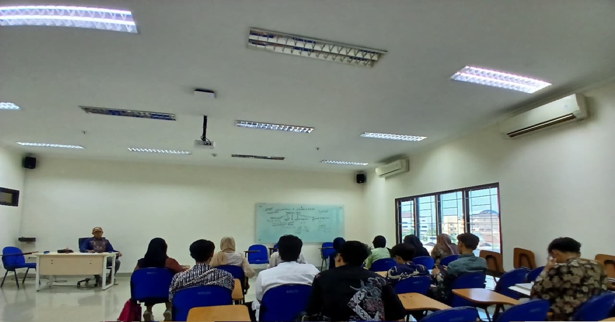 The Faculty of Economics and Business, UIN Syarif Hidayatullah Jakarta, held a 2025 Al-Quran Reading Practical Guidance (Tahsinul Qur'an Al Mujawad).