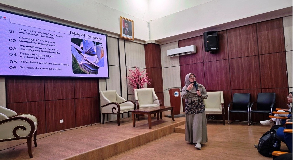 To strengthen research in the field of auditing and sustainability for students, the accounting study program held a coaching clinic with lecturers and auditing practitioners.
