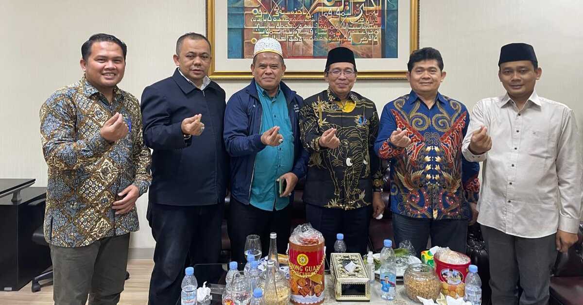 eksyar studium general okto