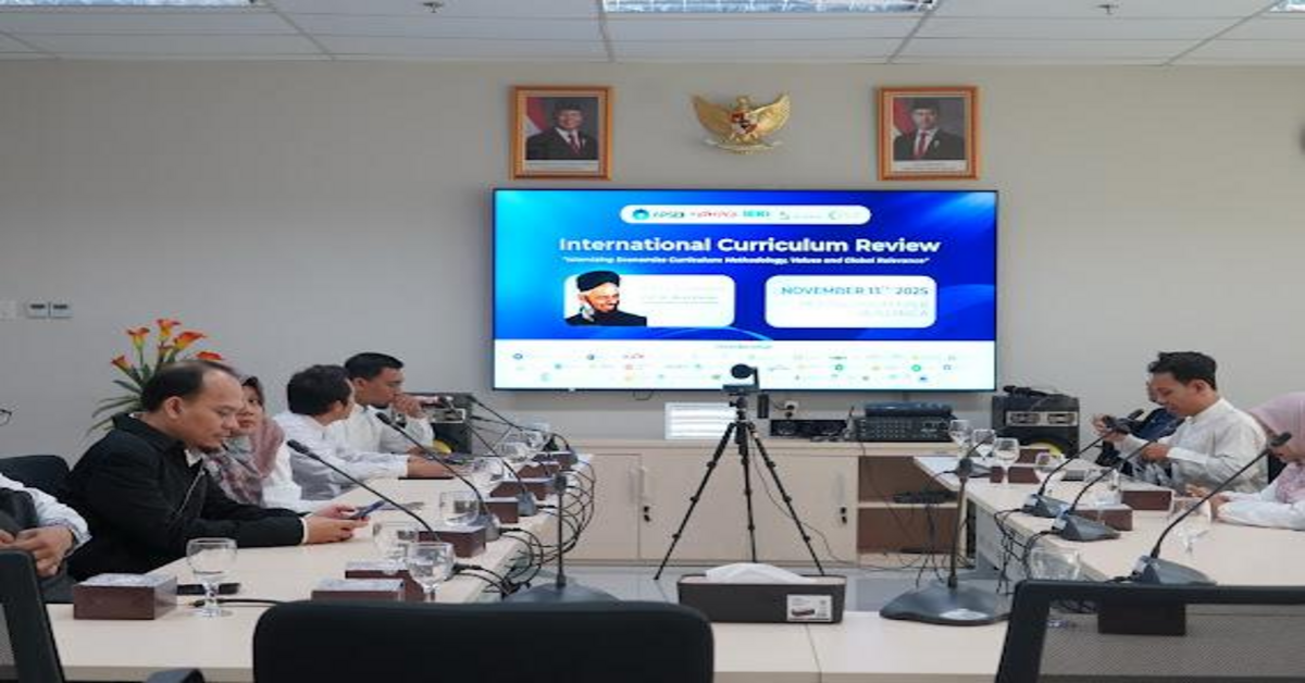 Sharia Economics Study Program Attends International Curriculum Review Held by APSEII