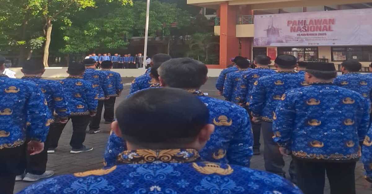 Wear Batik Korpri Academic Community of UIN Jakarta Commemorates Heroes' Day