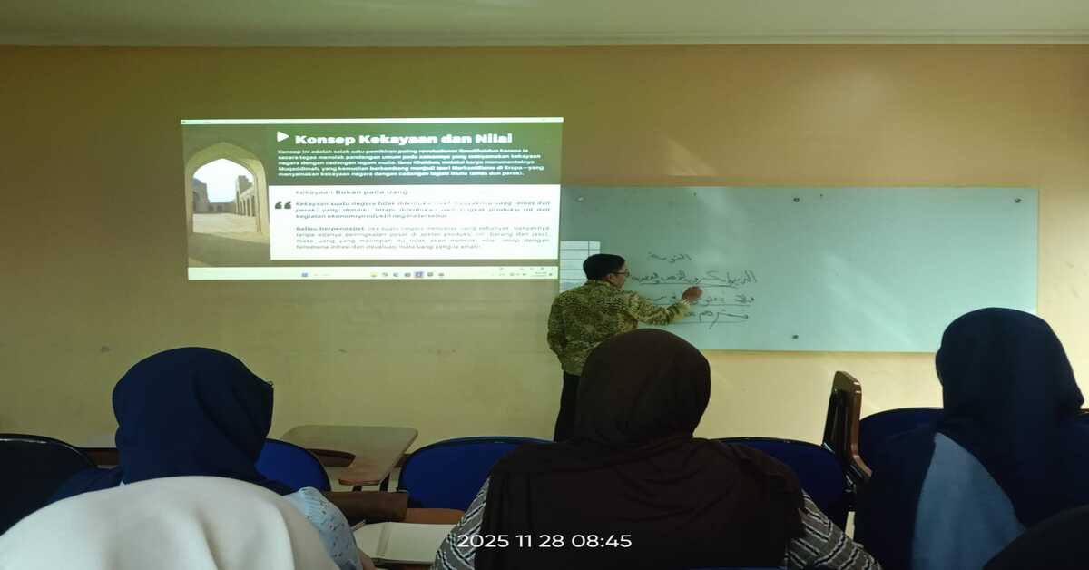 Enriching Students' Knowledge, Sharia Economics Study Program Receives Lecture Mobility Visit from FEBI UIN Surakarta