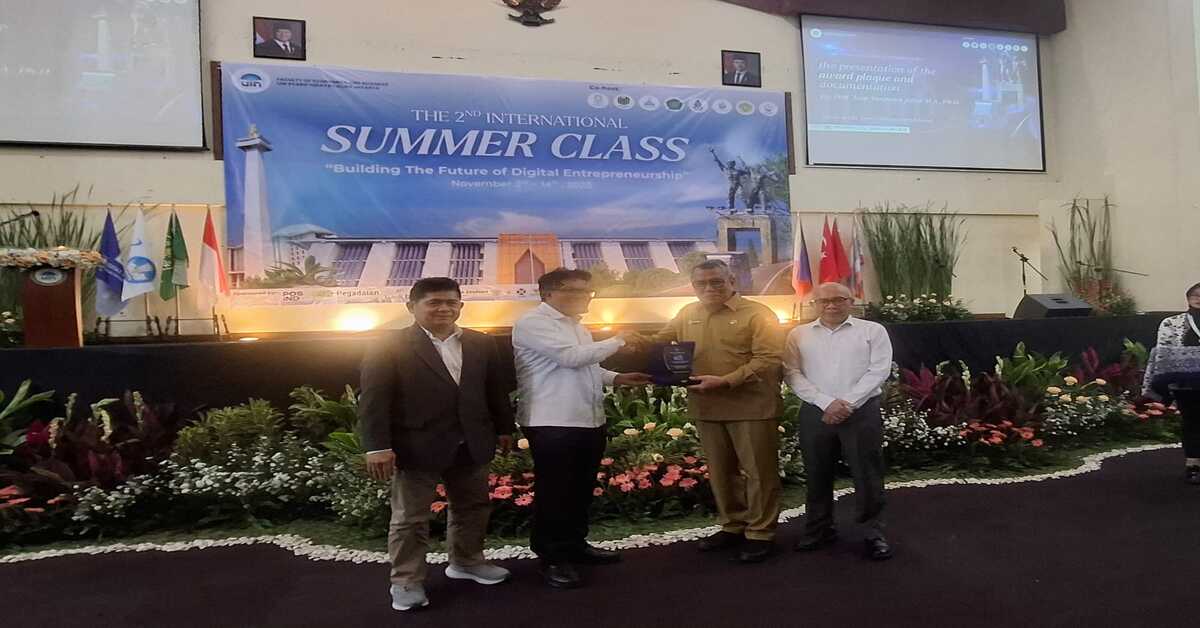 Bersama Rektor, Walikota Tangerang Selatan Buka The 2nd International Summer Class 2025