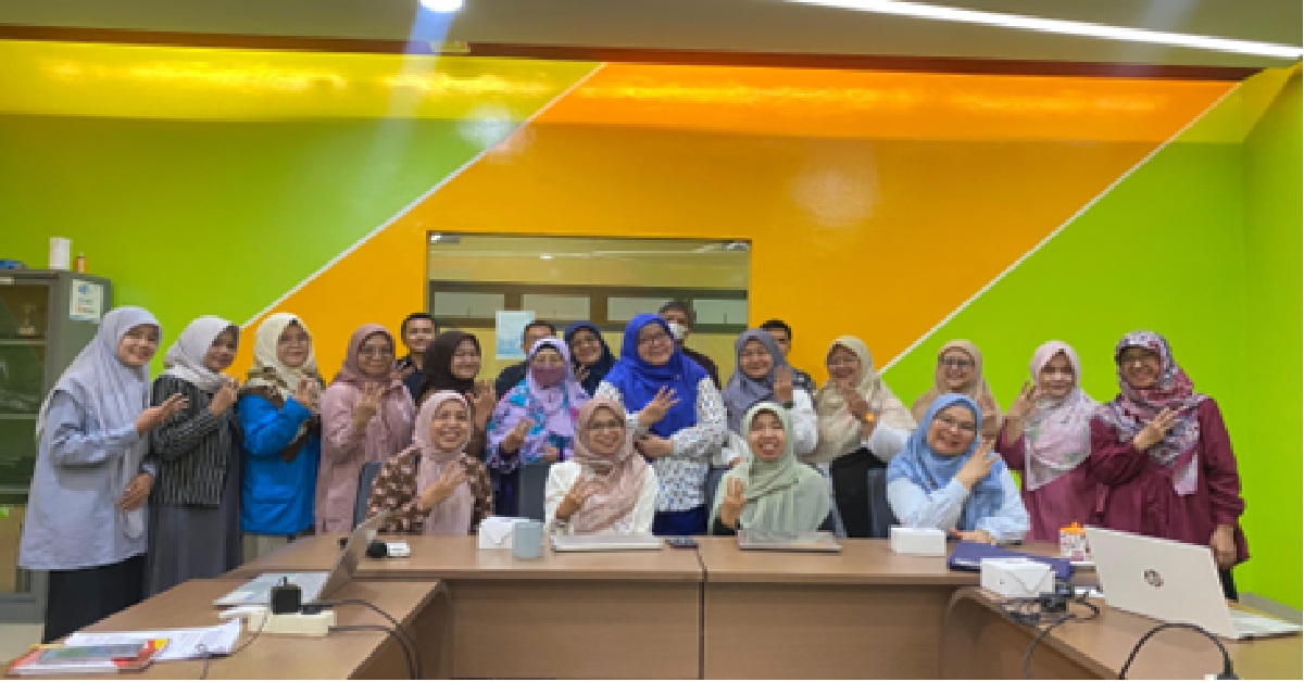 The Islamic Banking Doctoral Program held an International Visiting Lecture: Green Banking and Sustainable Finance with Assoc. Prof. Irina Safitri Zen (IIUM)