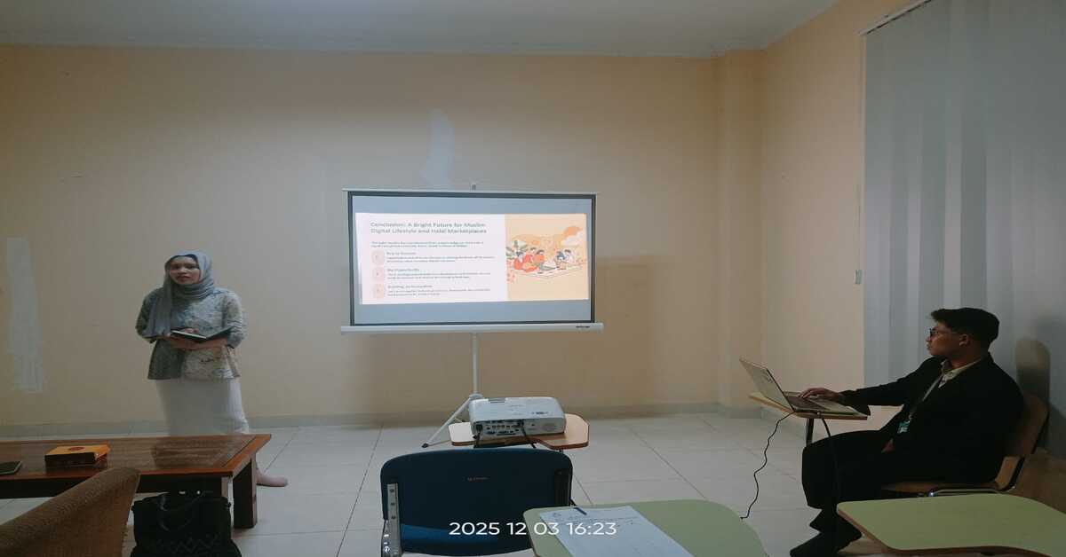 The 13th AICIF 2025, Dosen dan Mahasiswa FEB Presentasikan 18 Paper Artikel