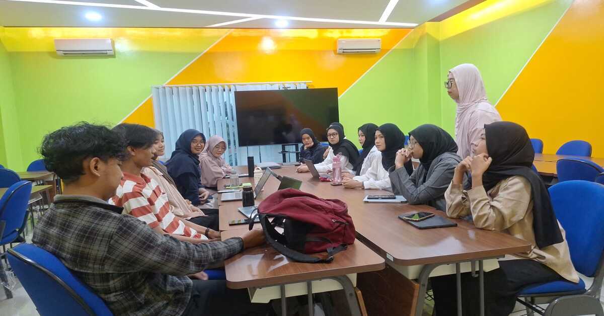 Improve English Skills, PLP Holds English Training for Students