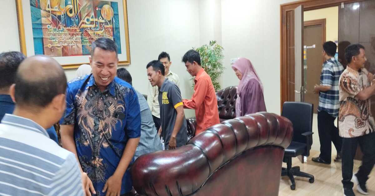 First Day Back at Work: FEB Faculty and Students Hold a Halal Bil Halal Gathering