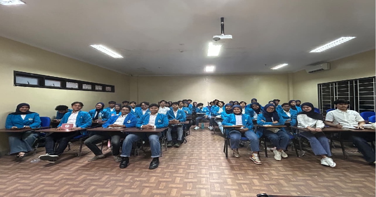 Strengthening the Organization's Foundation: The UIN Jakarta Development Economics Student Association Holds an Organizational Management Seminar for its Administrators.