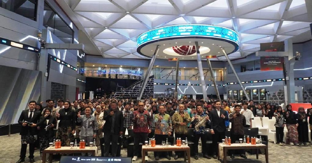 The Sharia Investment Gallery of the Faculty of Economics and Business, UIN Syarif Hidayatullah Jakarta, held a CAPITAL MARKET INVESTMENT Seminar at the INDONESIA STOCK EXCHANGE for the General Public.
