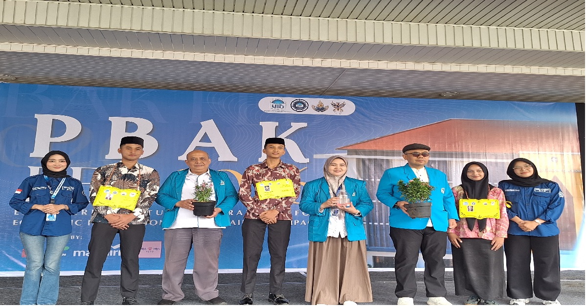 New Faculty of Economics and Business Students Present Thousands of Flowers and Fish as PBAK (Introduction to Academic and Student Culture)