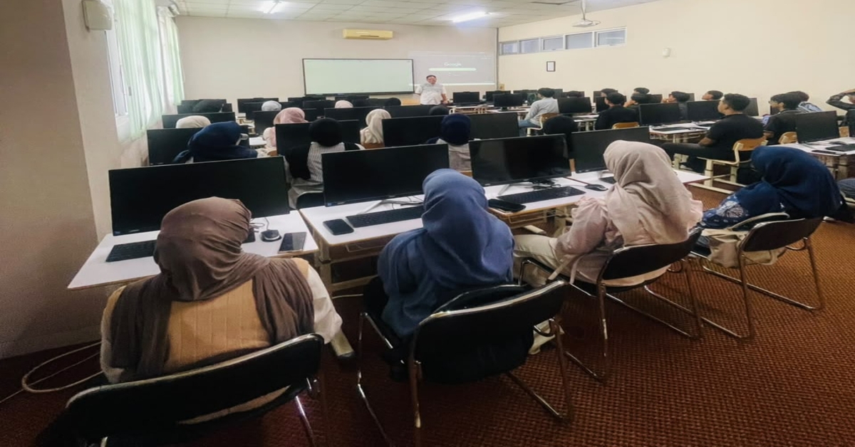 Fadhilah Fauzukhaq, Dosen Prodi Perbankan Syariah FEB Ikuti Lecture Mobility dan Mengajar Statistika Interaktif di FE UIN Malang