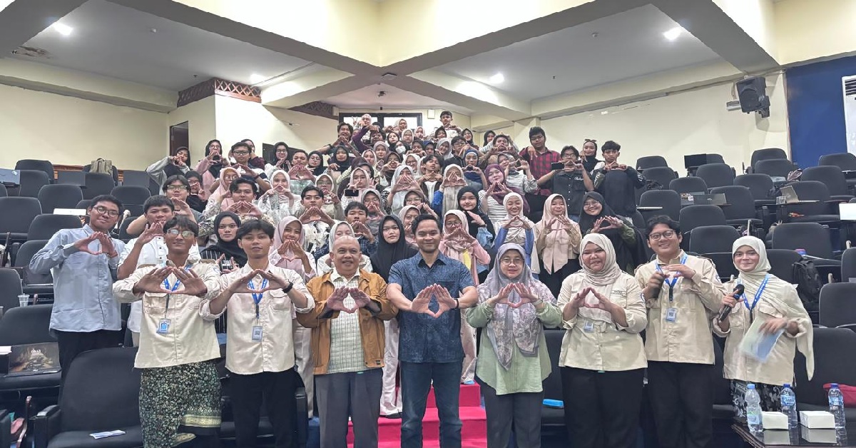 The Accounting Student Association (HMPS) of the Faculty of Economics and Business at UIN Syarif Hidayatullah Jakarta held a training program titled "Mastering Software Skills for Accounting Collaborations" (MASSACO).