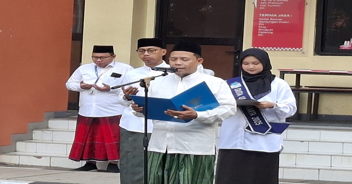 Kepala Pusat Ma’had Al-Jami’ah UIN Jakarta, Dr. KH. M. Nurul Irfan, M.Ag., Didapuk sebagai Pembaca Doa pada Upacara Hari Santri 2025