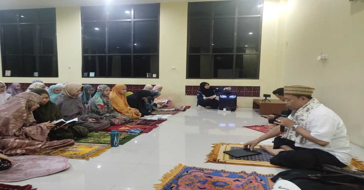 Ma’had Al-Jamiah UIN Syarif Hidayatullah Jakarta Gelar Istighosah Mahasantri, Perkuat Spiritual dalam Balutan Doa Bersama