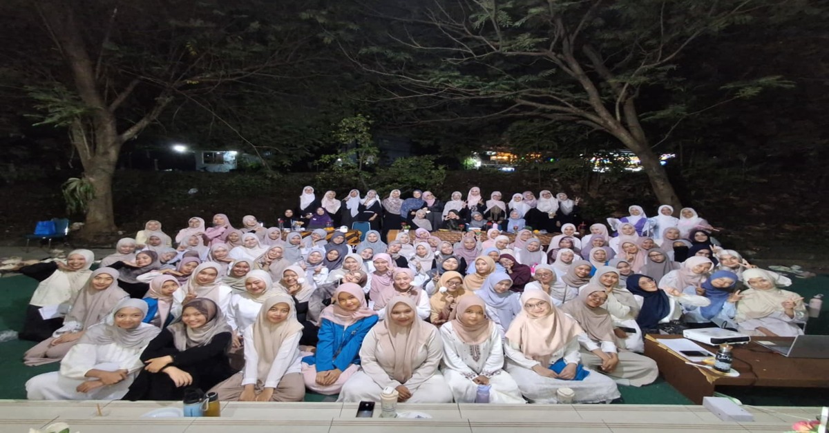Penuh Antusiasme, Malam Puncak Mabna Syarifah Fatimah 2026 Sukses Rayakan Bakat dan Kreativitas Mahasantri