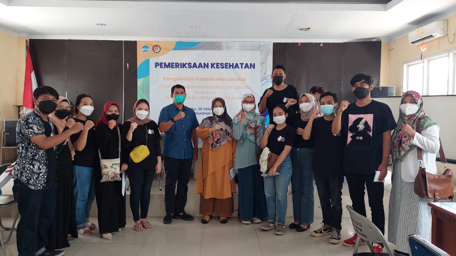 Prodi Kesmas Gelar Skrining Faktor Resiko PTM di Kelurahan Cirendeu
