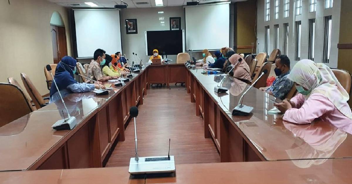 Dekan Fikes Lakukan Rapat Koordinasi dengan Para Laboran