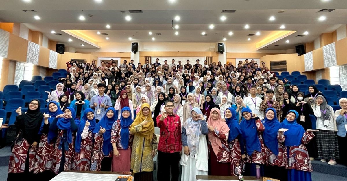 Strengthening the Integration of Science and Islam, the Public Health Study Program Holds a General Studium on Ecosophy from a Public Health Perspective