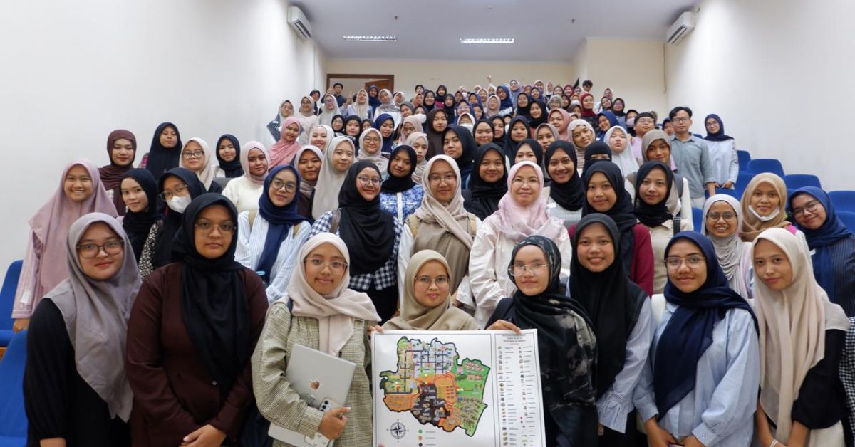 Interprofessional Education (IPE): Mahasiswa FIKES UIN Jakarta Latih Simulasi Penanggulangan Bencana dan BHD